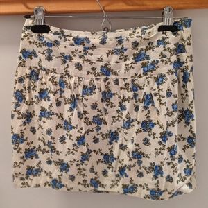Mini mint floral skirt, size small